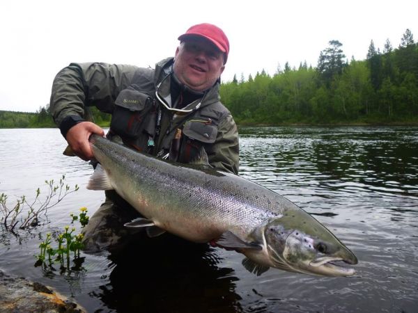 Vasil Bykau 's Fly-fishing Picture of a fall salmon – Fly dreamers 