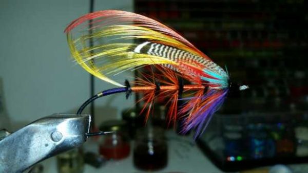 Fly-tying for Parr - Photo by Ignacio Silva – Fly dreamers 