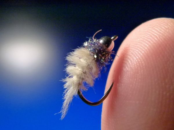 Fly-tying for Rainbow trout - Picture by Carlos Estrada 