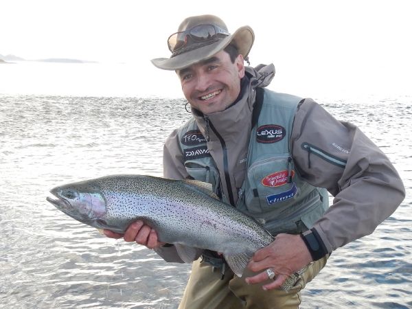 Fly-fishing Image of Rainbow trout shared by Guillermo Hermoso – Fly dreamers