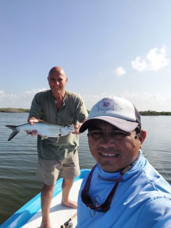 Un dia mas de pesca con el Sr David, en su quinta visita en Cancun Fly Fishing Isla Blanca!